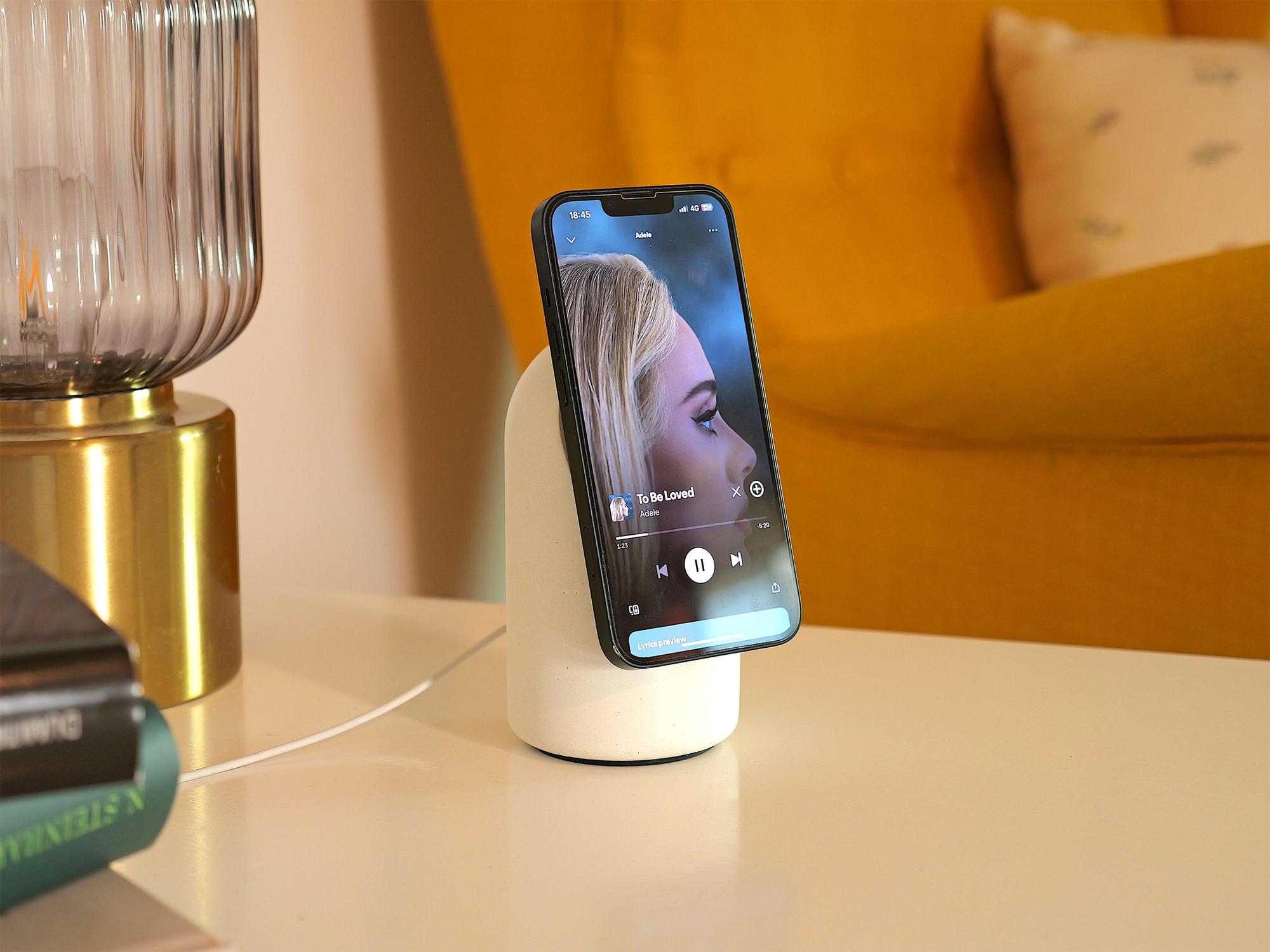 Heritage Concrete Stand for MagSafe Wireless Charger-UnityCave.com