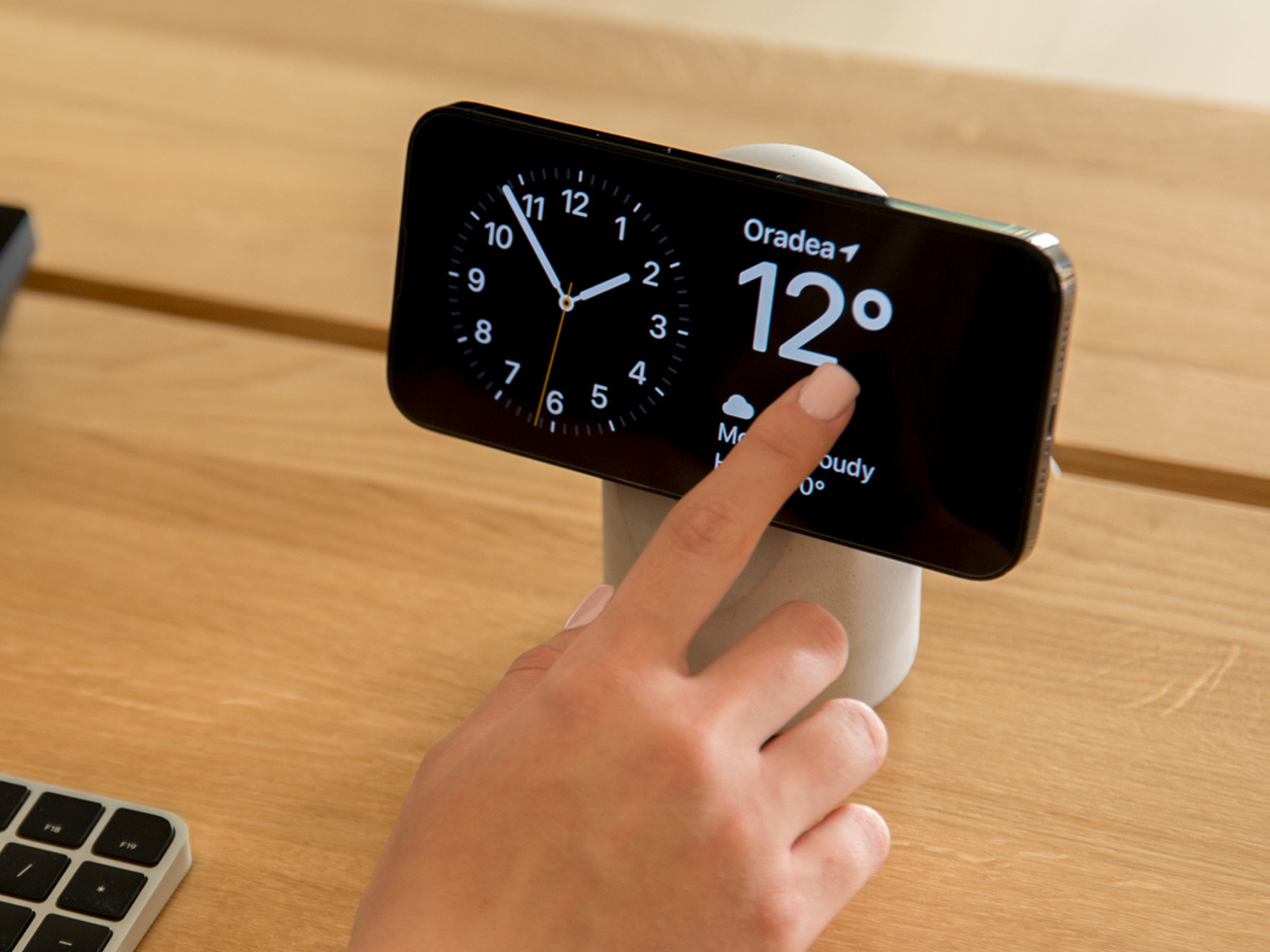 Best MagSafe Stand for StandBy Mode in 2027: Turn Your iPhone Into a Smart Display