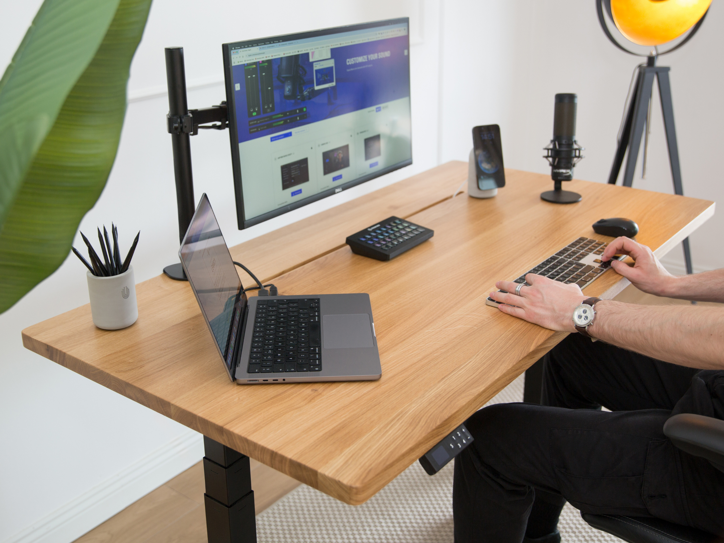 Minimalist Desk Setup 2027: 12 Ideas for a Clean, Cable-Free Workspace