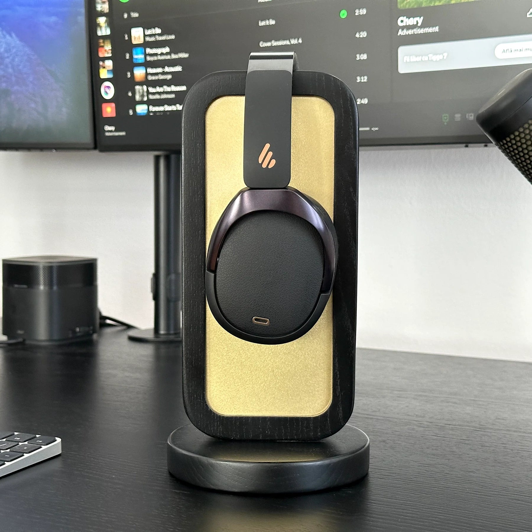 Headphone Stand - Solid Wood With Metal Insert