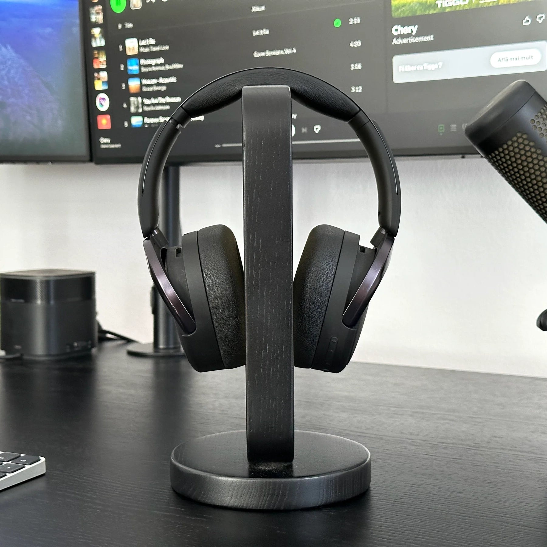 Headphone Stand - Solid Wood With Metal Insert
